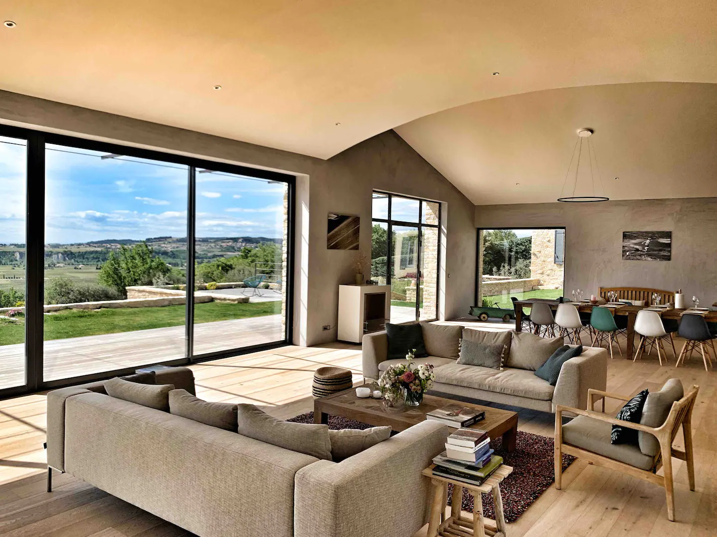 Huge living room with an open view