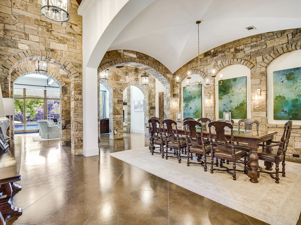 There is a formal dining area that can accommodate 10 people.