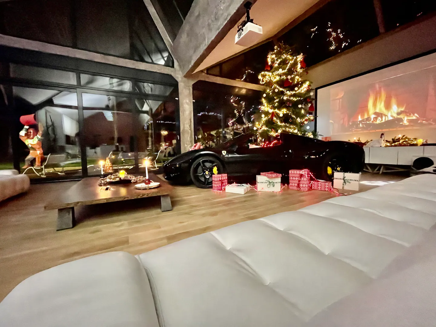 Relaxing and spacious living room with lots of activites to enjoy!