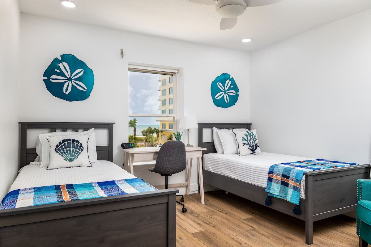 Twin beds on 3rd floor with great ocean view
